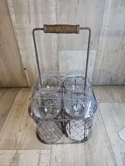 Rustic Wire Wine Glass & Picnic Caddy – 6-Glass Holder with Wooden Handle NWOT