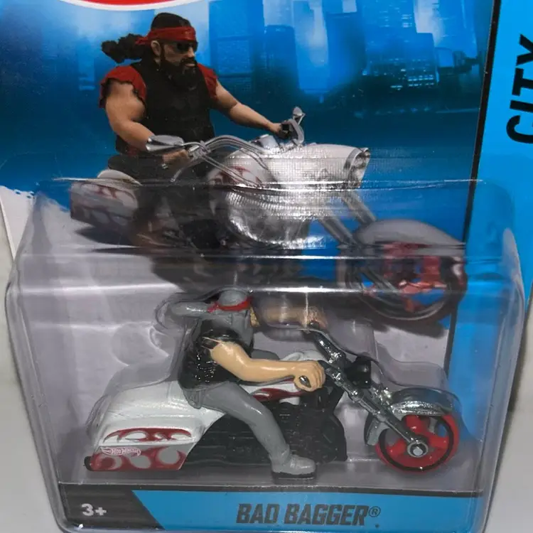 Hot Wheels 2013 Motor Cycles Bad Bagger in White with Rider, See Description