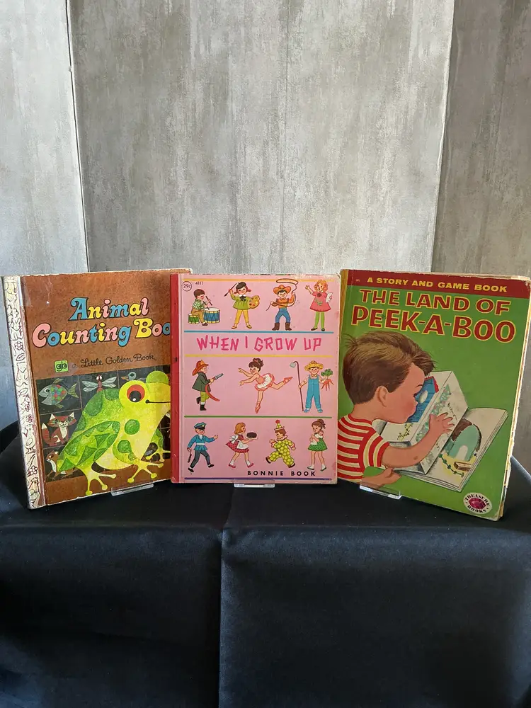 #18 lot of 3 various