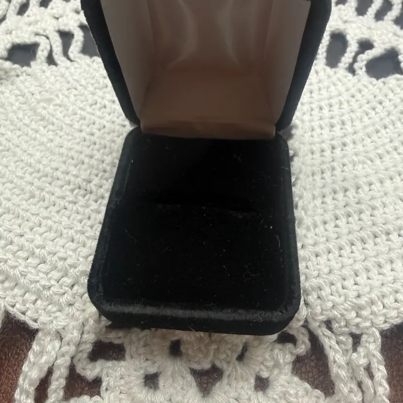 Black Velvet Ring Box