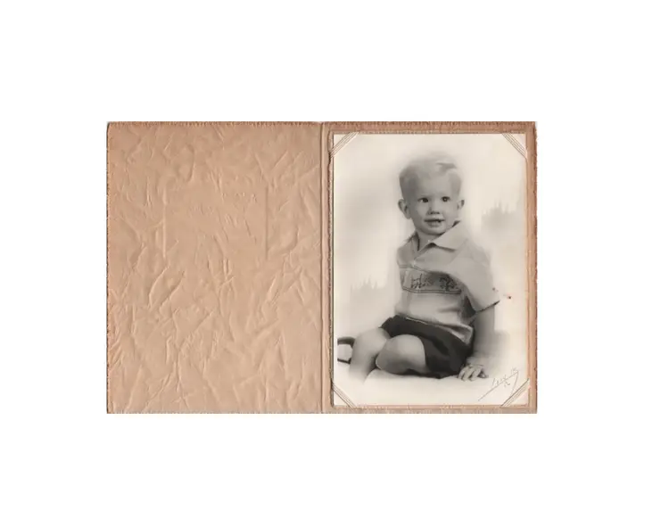 5 Vintage Photographs Of Same Boy At Different Ages Follow The Timeline