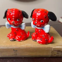 012 Vintage Lefton Red And Black Calico Patchwork Puppy Dog Salt And Pepper Shakers 2.5"x2.5"