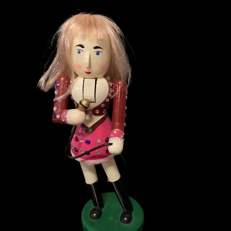 2008 Limited Edition Rock Star Taylor Swift Nutcracker