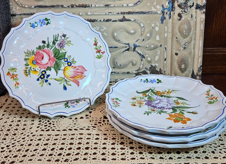 4 Set Hand Painted Plates Made for The Smithsonian Campagnolo Italy 8"