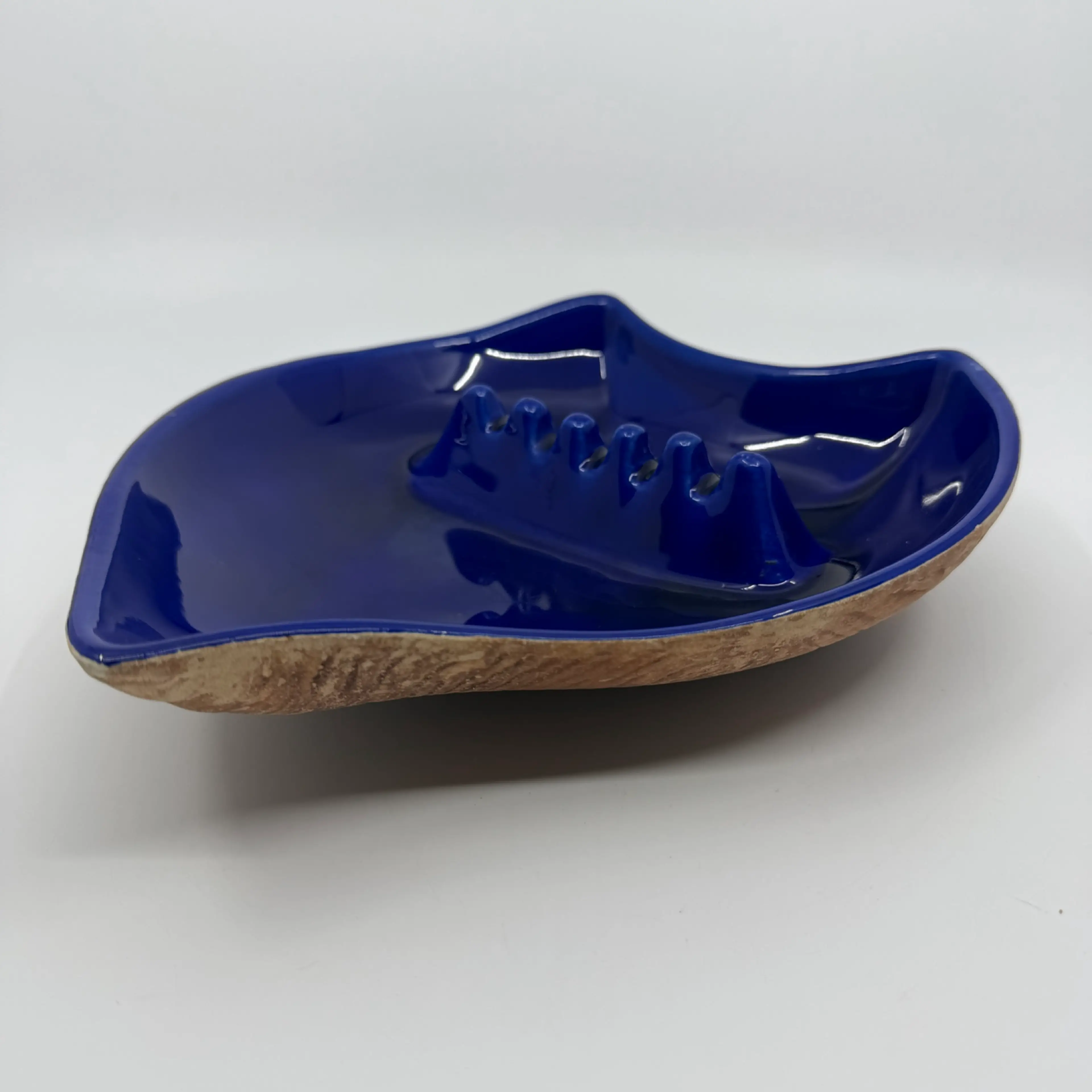 Image 2 of 8