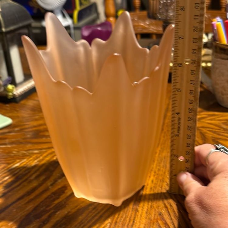 Viking VTG Pink Satin Glass Handkerchief Vase