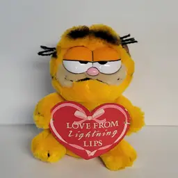 Vintage Valentine's Garfield Dakin plush
