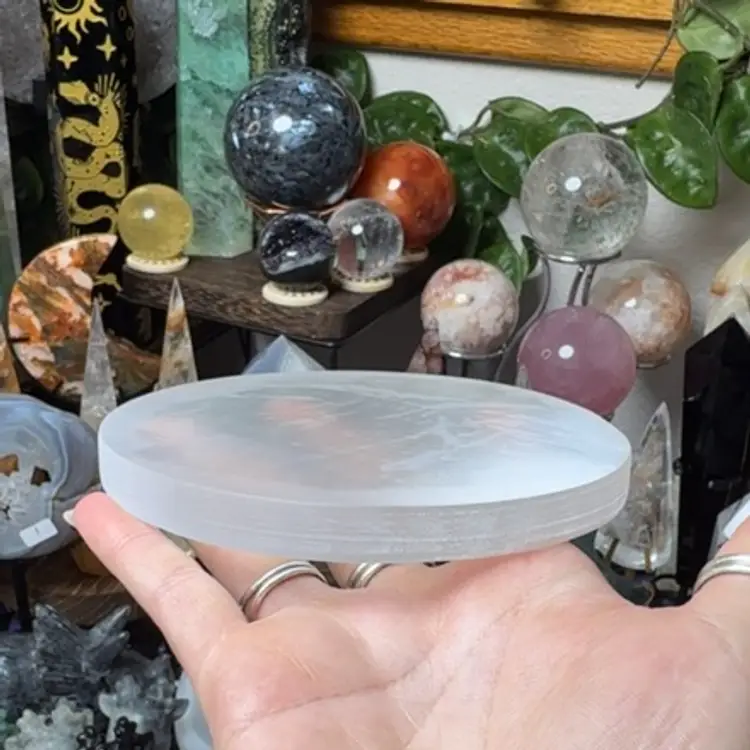 Selenite Plate Round Lg