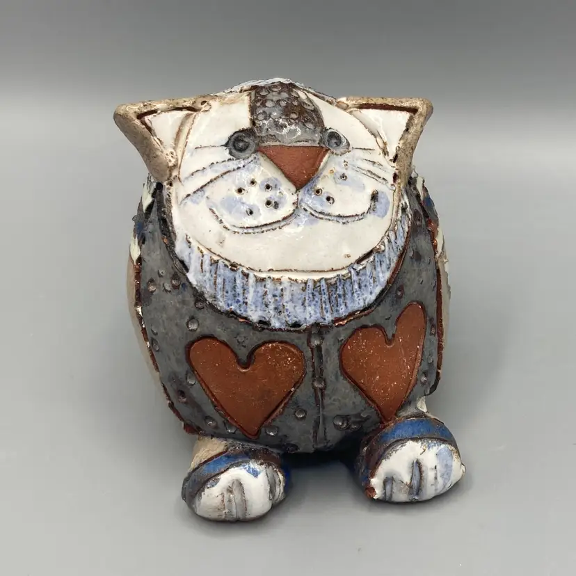 Vintage Sara Meadows Chonky Cat Pottery Figurine - Signed