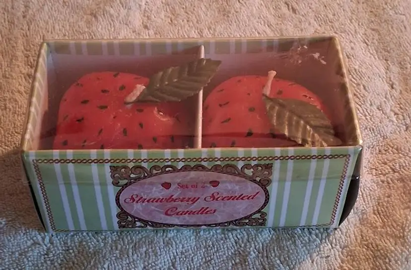 Vintage NOS Still Sealed Set Of 2 Strawberry Shaped/Scented Candles By Giftco