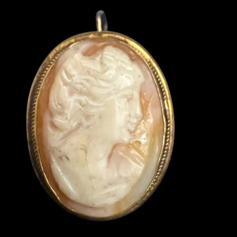 Gold Over 925  Silver And Shell Cameo, Pendant, Or Brooch
