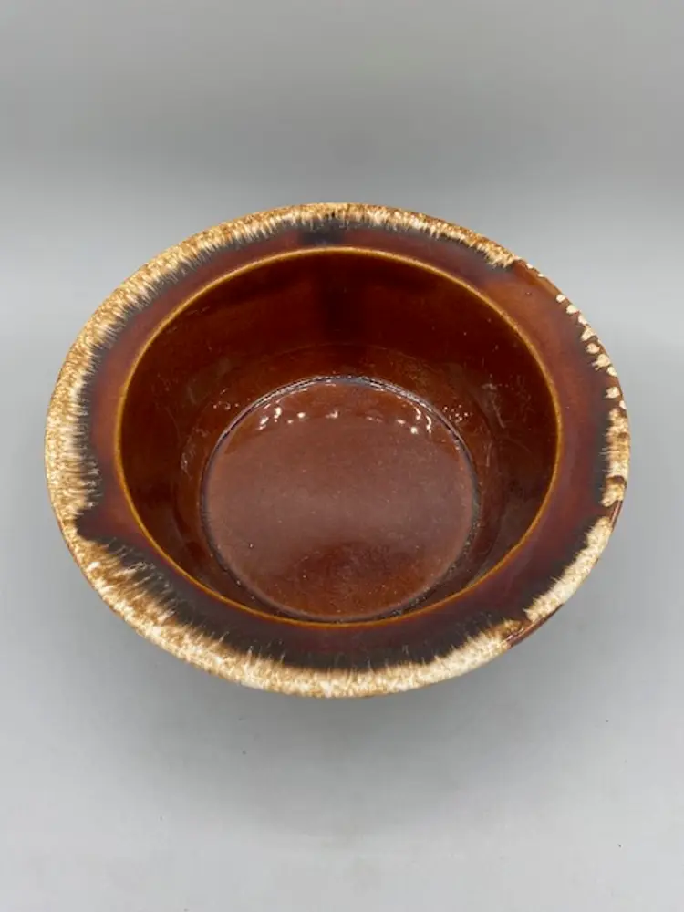 Hull Crestone Oven-Proof Brown Round Casserole Dish..5-12