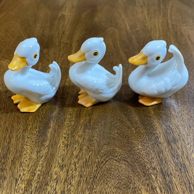 White Duck Figurine Set