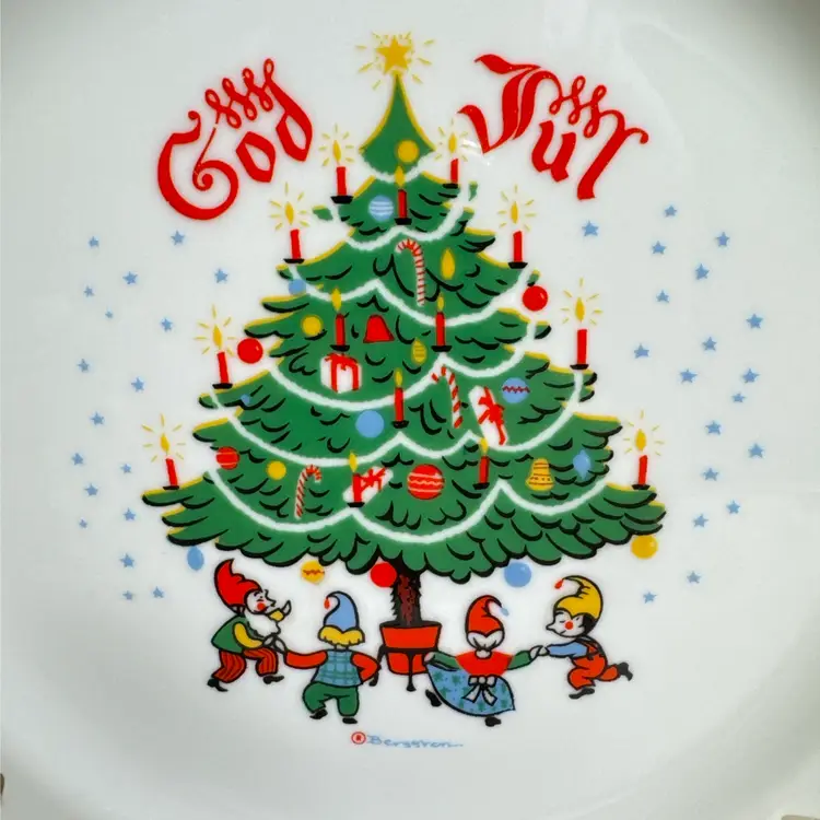 Vintage Berggren Reticulated Tomte Gnomes "GOD JUL" Christmas Plate Sweden