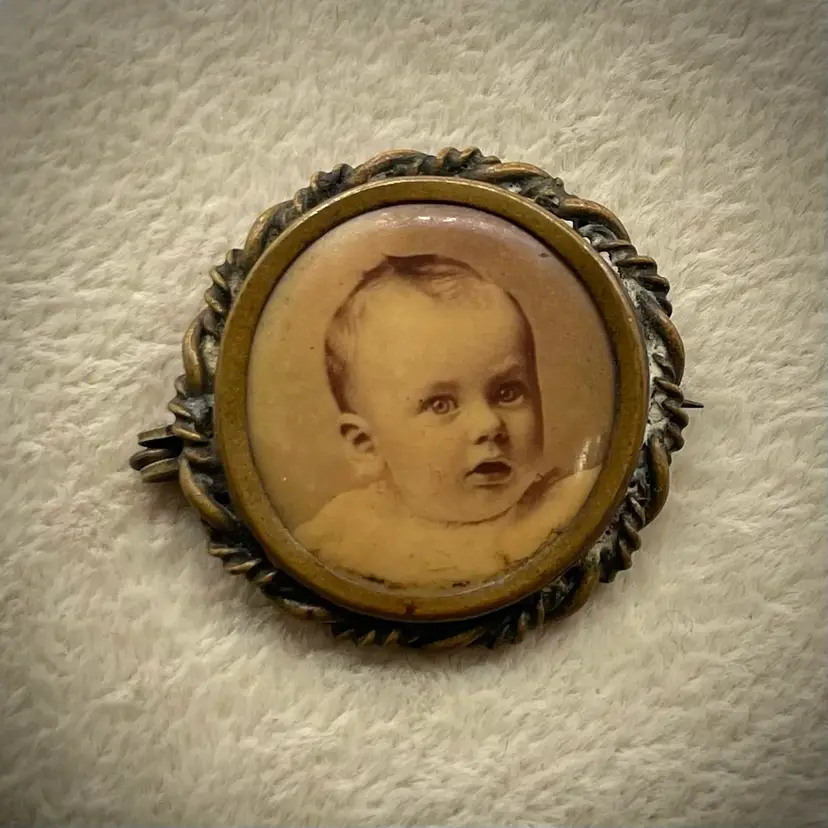 Antique Victorian Mourning Photo Brooch Pin