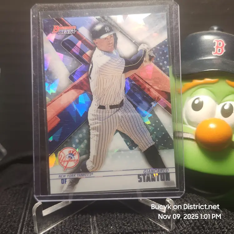 2018 Bowman's Best Atomic - Giancarlo Stanton New York Yankees