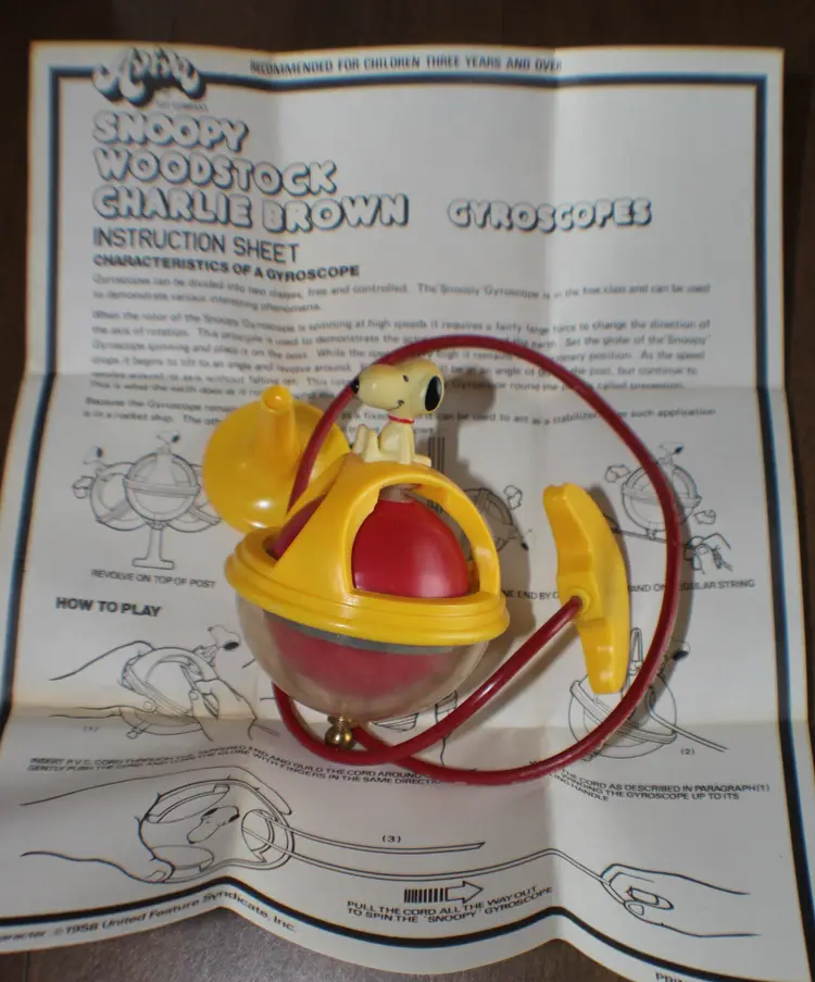 1965 Aviva Peanuts Snoopy Gyroscope – Original Box – Works Great – Pull String – VTG