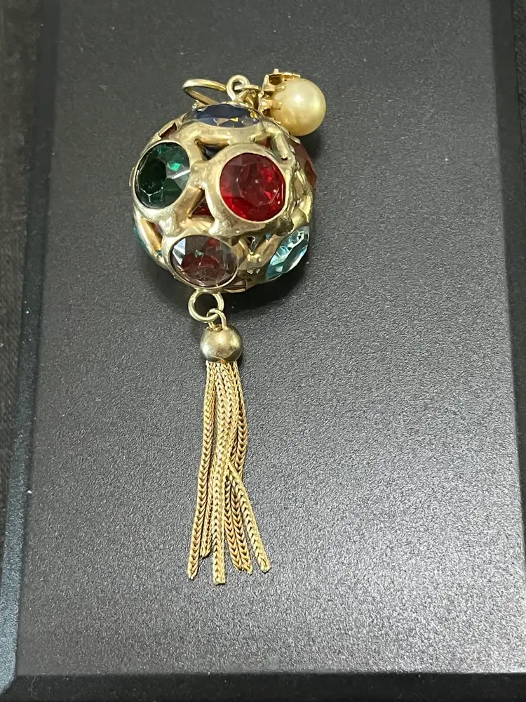 Single Earring With Tassels That Can Be Made Into A Pendant