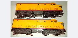 LIONEL POSTWAR O GAUGE YELLOW UNION PACIFIC DIESEL LOCOMOTIVE SET #2023 TRAINS