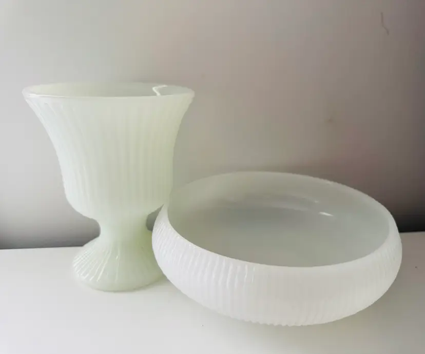 Set Of Milk Glass Bowls - Ribbed Pattern