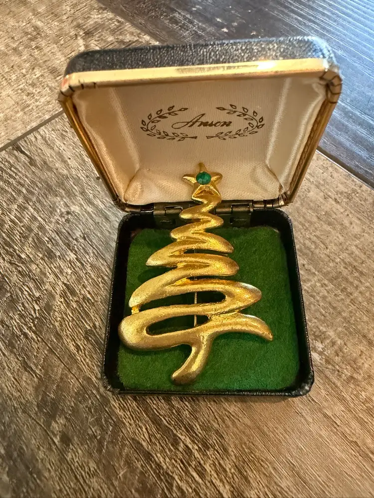 Gold Toned Christmas Tree Brooch