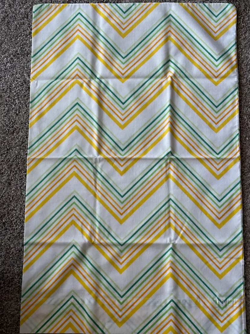Vintage 'Sunray Stripe' Cannon Monticello Standard Size Pillowcase Gradient Chevron Pattern