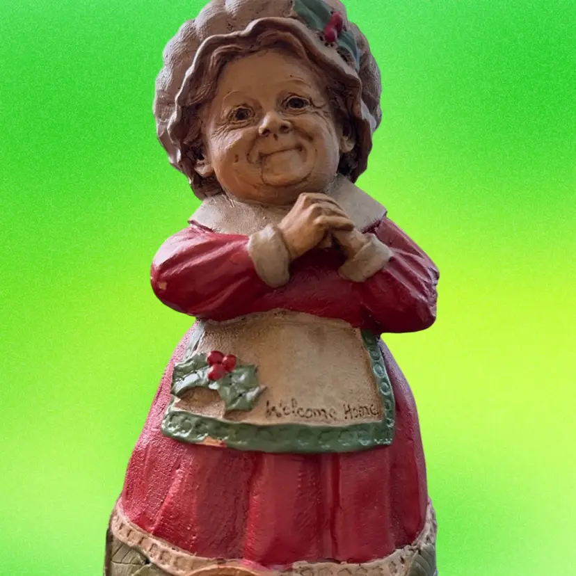 Vintage Tom Clark Mrs. Clause "Welcome Home" Gnome, 1996, Item 5292, Edition #16 Tom Clark "Belle Kringle"