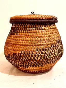 Antique Northeast Native American Indian Wood Ash Splint Basket And Lid