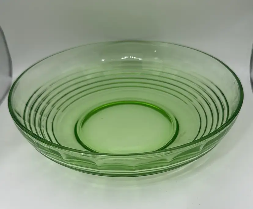 Anchor hocking circle green uranium bowl 8 3/8” diameter