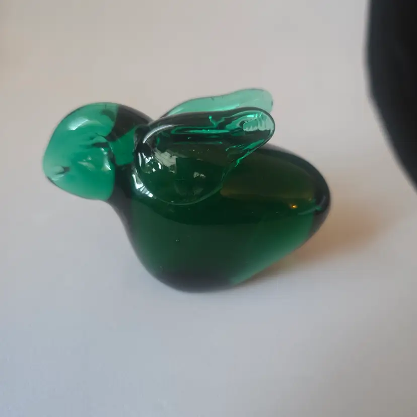 Vintage Handblown Emerald Green Art Glass Bunny Figurine Paperweight