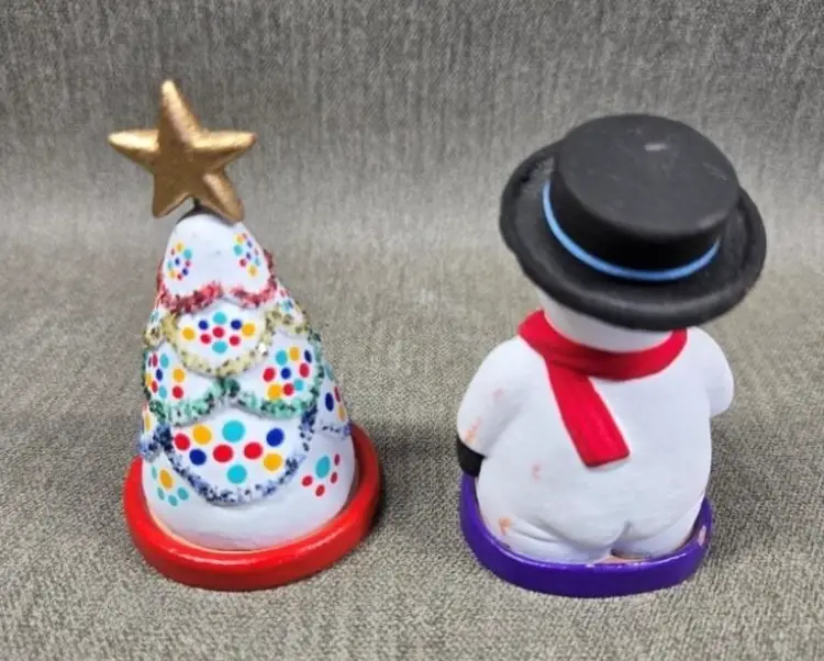 Christmas Tree and Snowman Covered Pottery Nativity Scenes Free Shipping