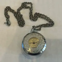 Wind-up Ladies Necklace Watch Running