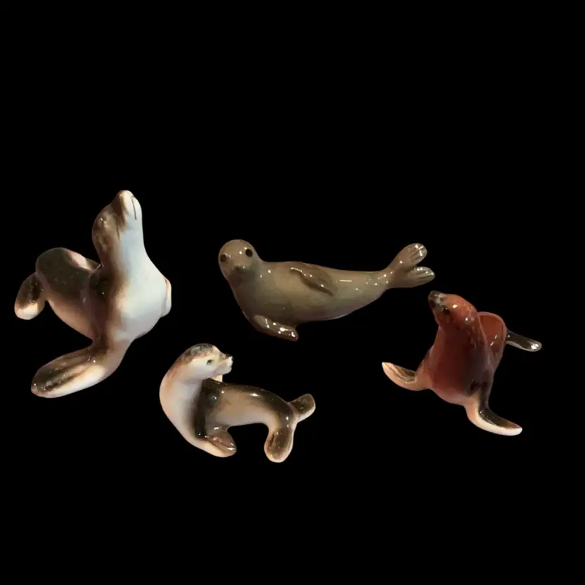 Cute Adorable Lot Of 4 Vintage Porcelain Seal / Sea Lions Miniature Figurines.