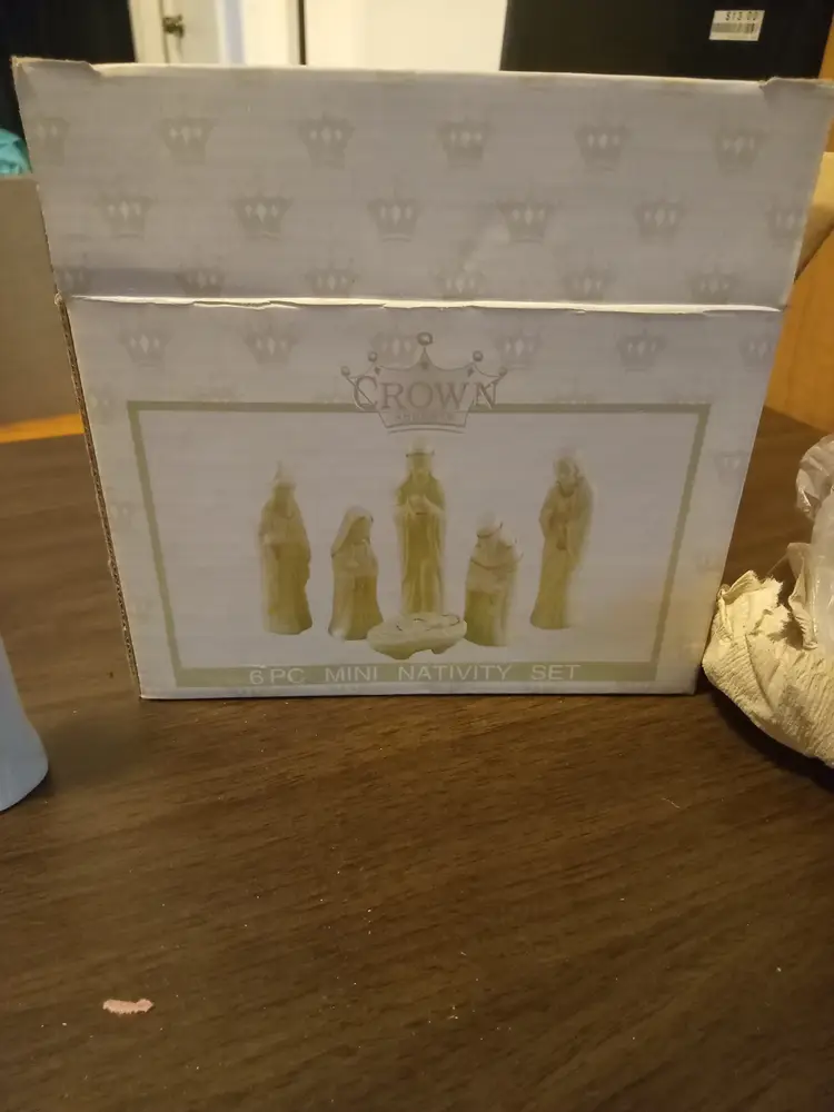 Crown Accents 6-piece mini nativity set.