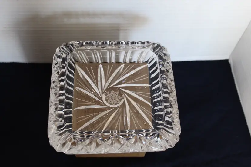 Vintage Cut Crystal Ashtray Pinwheel Starburst Pattern Clear Glass 6 In Square
