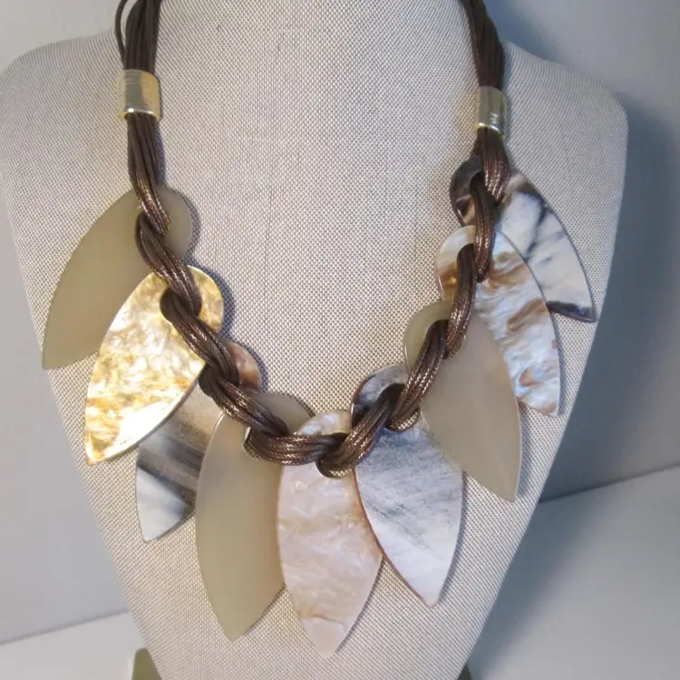 Vintage Lovely Lucite Acrylic Faux Petals Statement Necklace