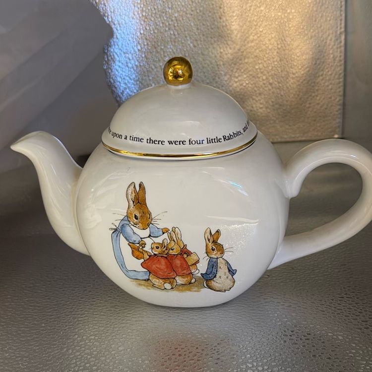 Vintage Peter Rabbit Whimsical Ceramic Tea Pot