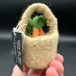 Gry & Sif Handcrafted Felted Carrots In A Basket, NOS Original Tags