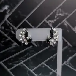 Vintage Screw Back Earrings Black & Clear Gems Stylish & Elegant