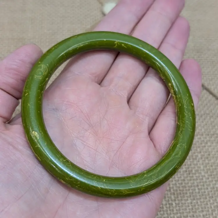 Vintage Marbled Spinach Green & Yellow Bakelite Bangle Rounded
