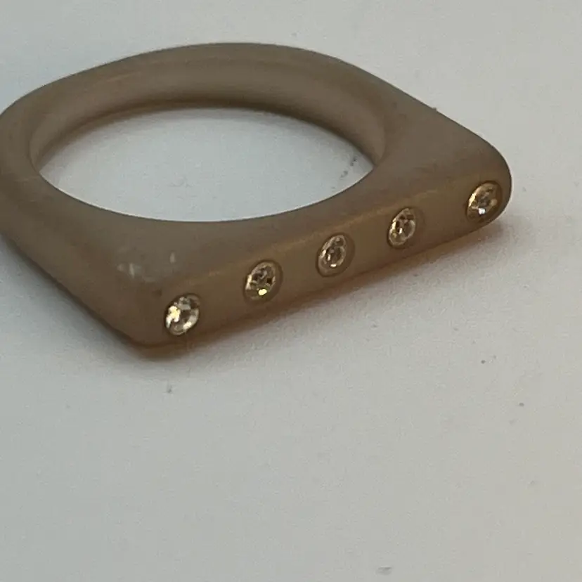 Grey Pearlescent Plastic With 5 Rhinestones Bar Ring 9.5