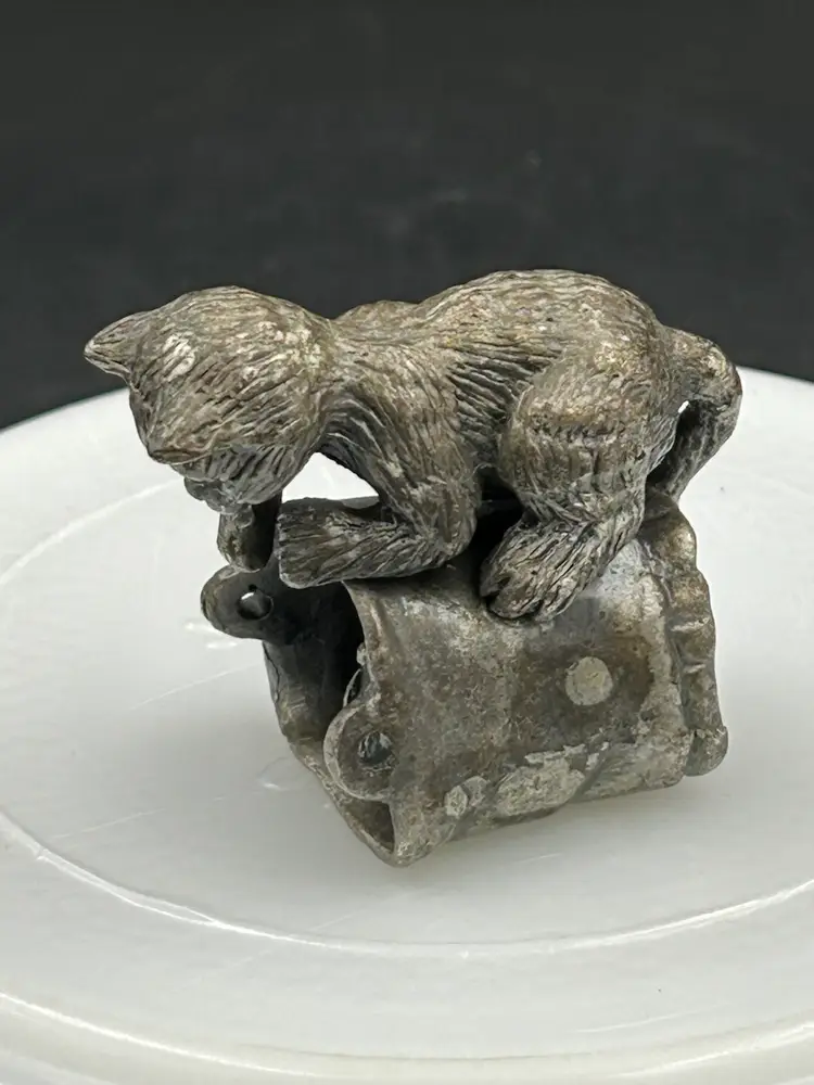 Vintage 1987 Enesco Pewter Cat On A Bucket With Mouse inside miniature figurine