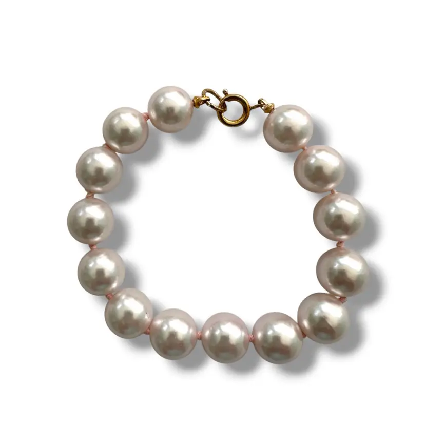 Vintage Large Faux Pearl Bracelet. 6.5 Inches
