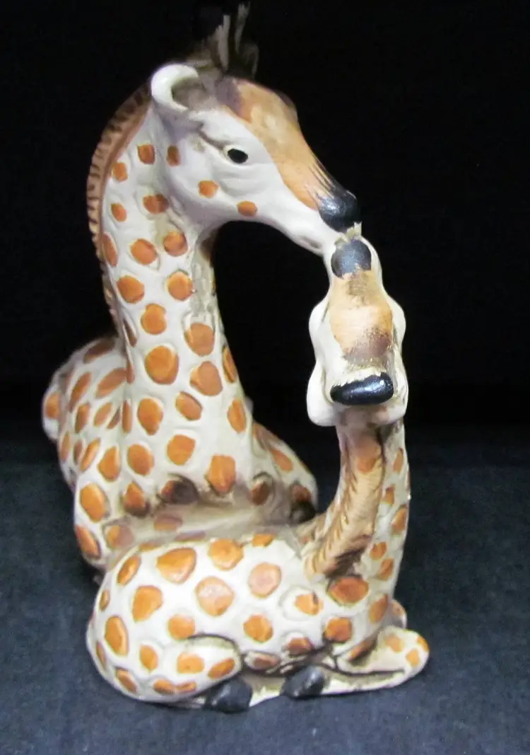 Vintage Giraffe Mother & Baby Sitting Figurine UCTCI Japan Porcelain Figure