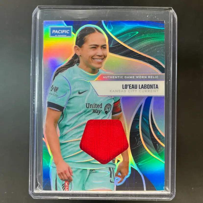 Lo’eau Labonta 2025 Parkside Pacific NWSL Relic Soccer Card