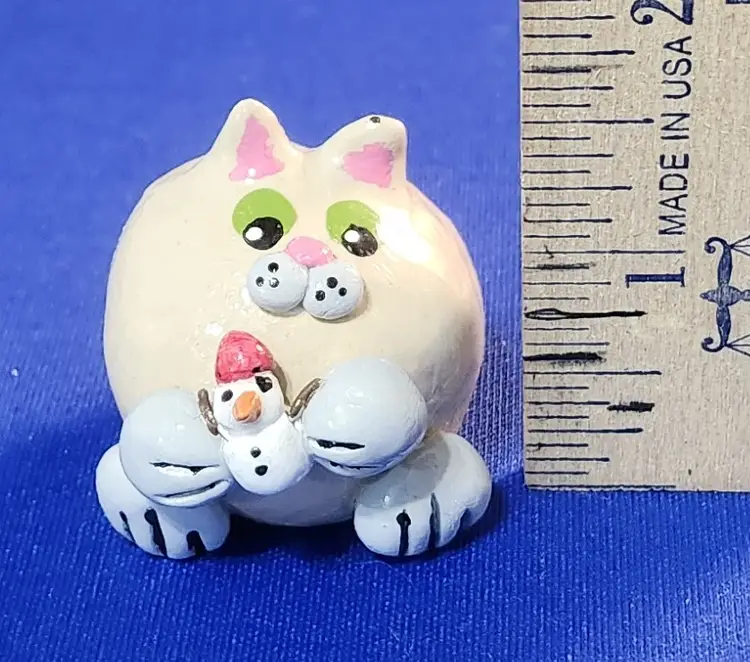 Christmas Shirley's Cats - Tan and Grey with Snowman