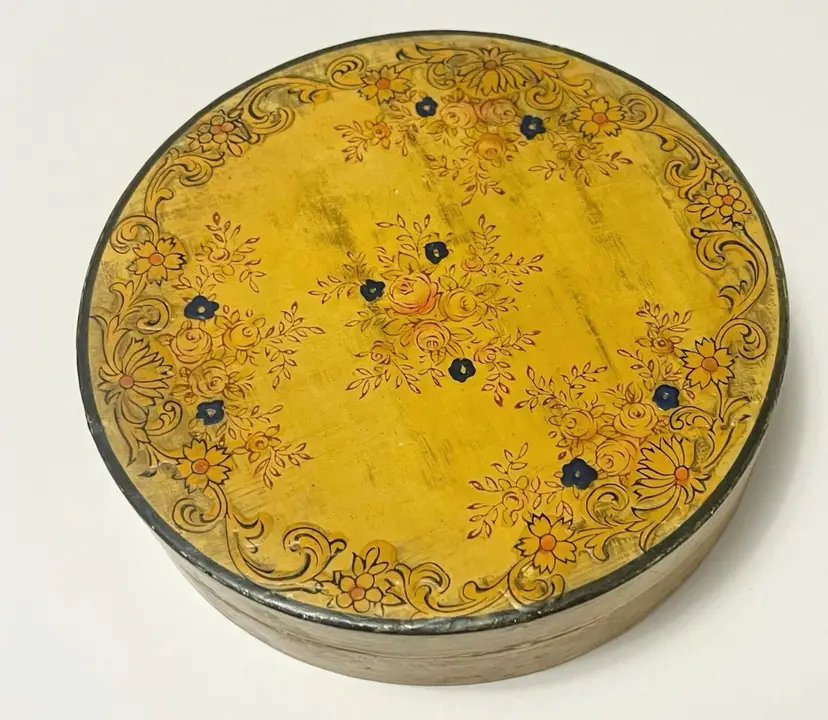 Japanese Vintage Round  Hand  Painted Floral Flowers  Wood Box With Lid  Japan