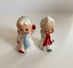 Vintage Choir Boy/Girl Christmas Carolers/Angels Salt, And Pepper Shakers Japan 2.5”