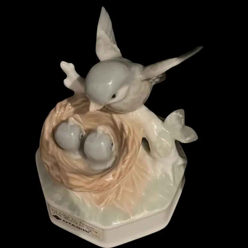 Otagiri Mama Bird And Chicks Porcelain Music Box