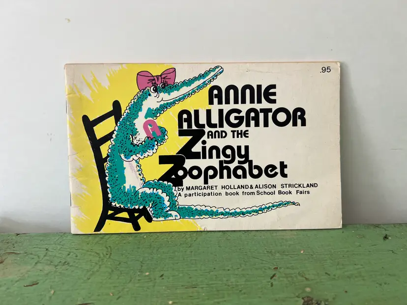1980 Annie Alligator and the Zingy Zoophabet. Rare Vintage Childrens Book by Margaret Holland & Alison Strickland. School Book Fairs Book